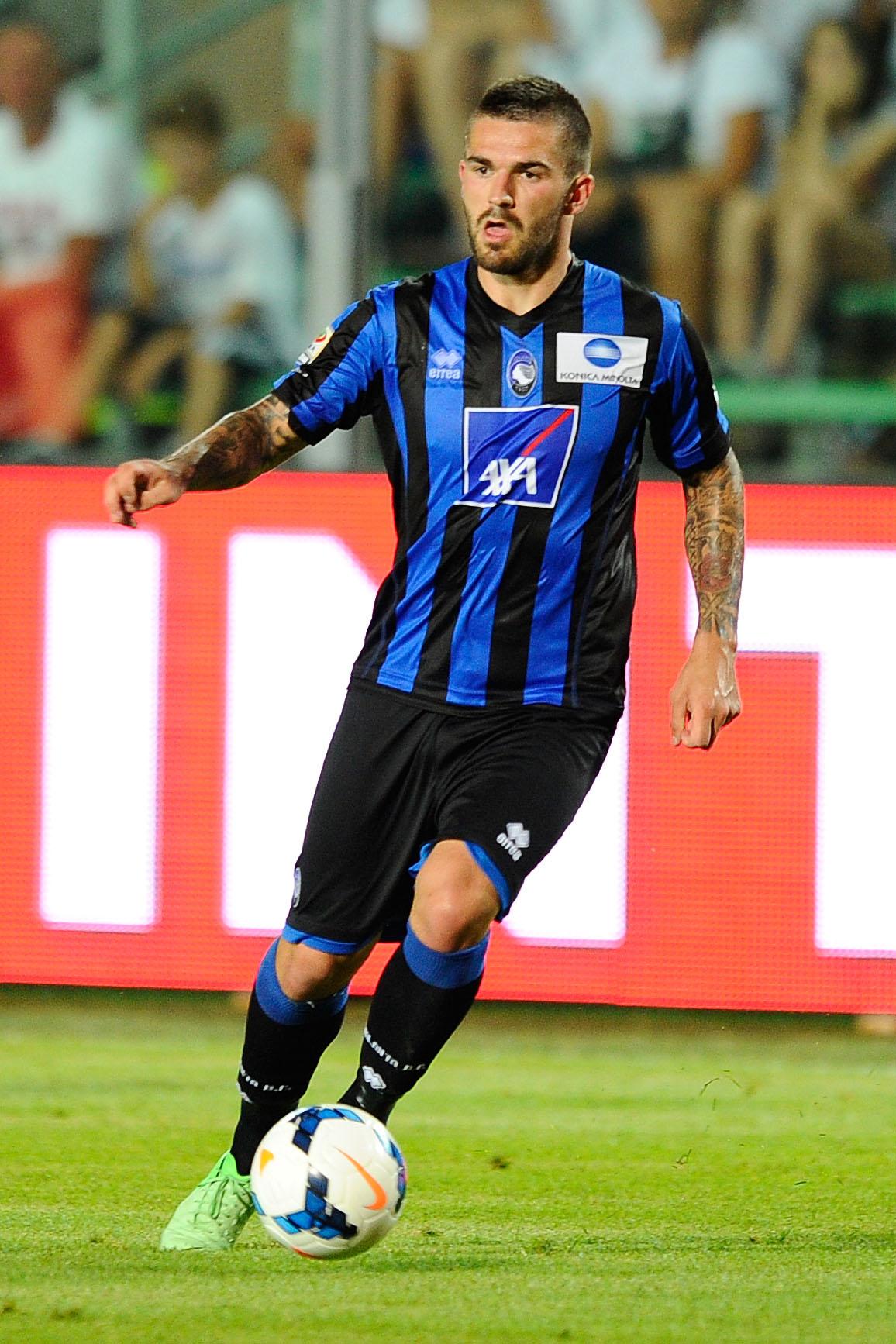 Atalanta, Livaja: «Obiettivo doppia cifra. Ma devo imparare anche a difendere» 26 Livaja Marco Atalanta maglia casa 2013 azione ifa